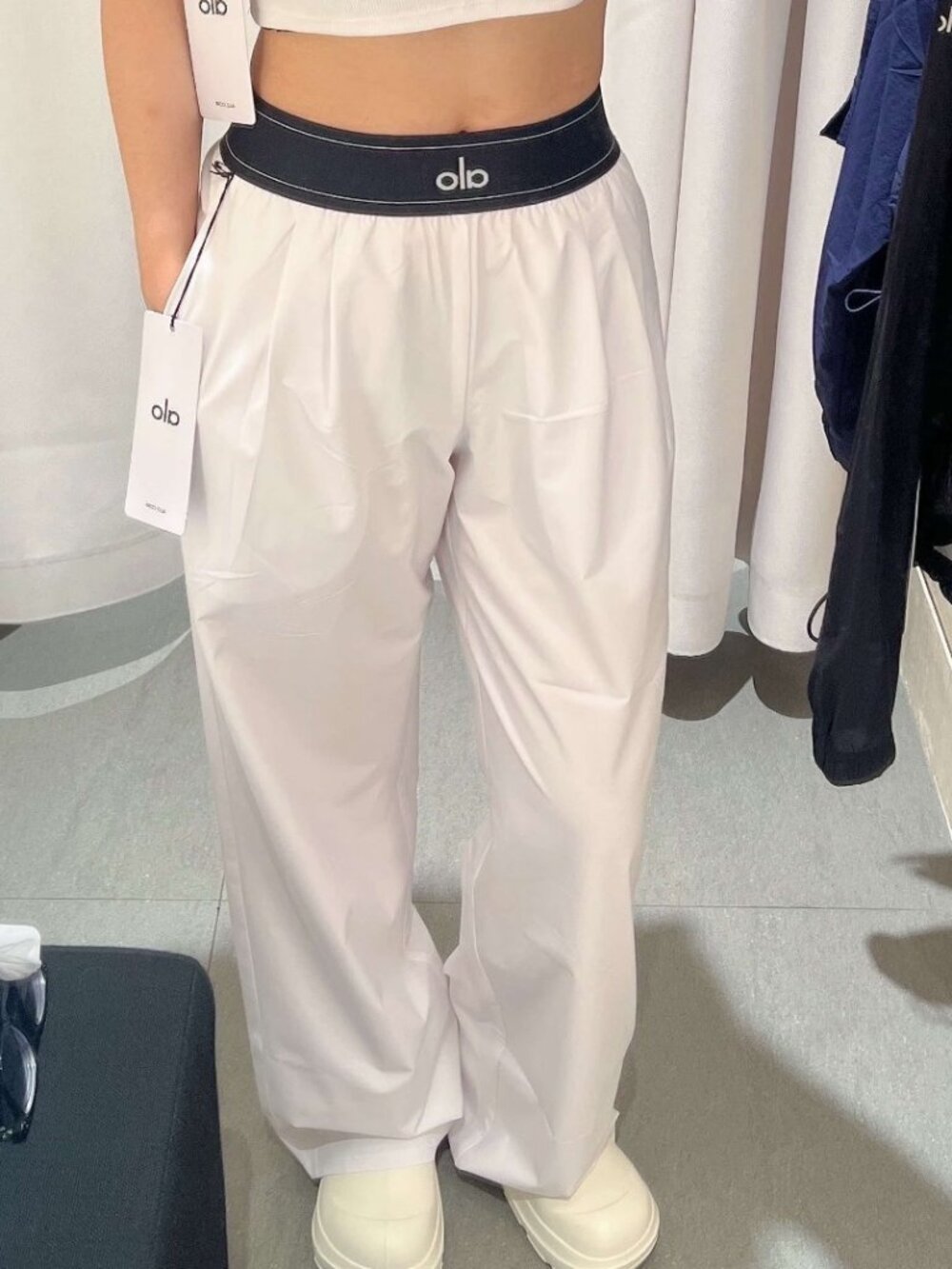 NWT ALO Yoga🥑Suit Up Trouser White (Regular 30) - Picture 1 of 8